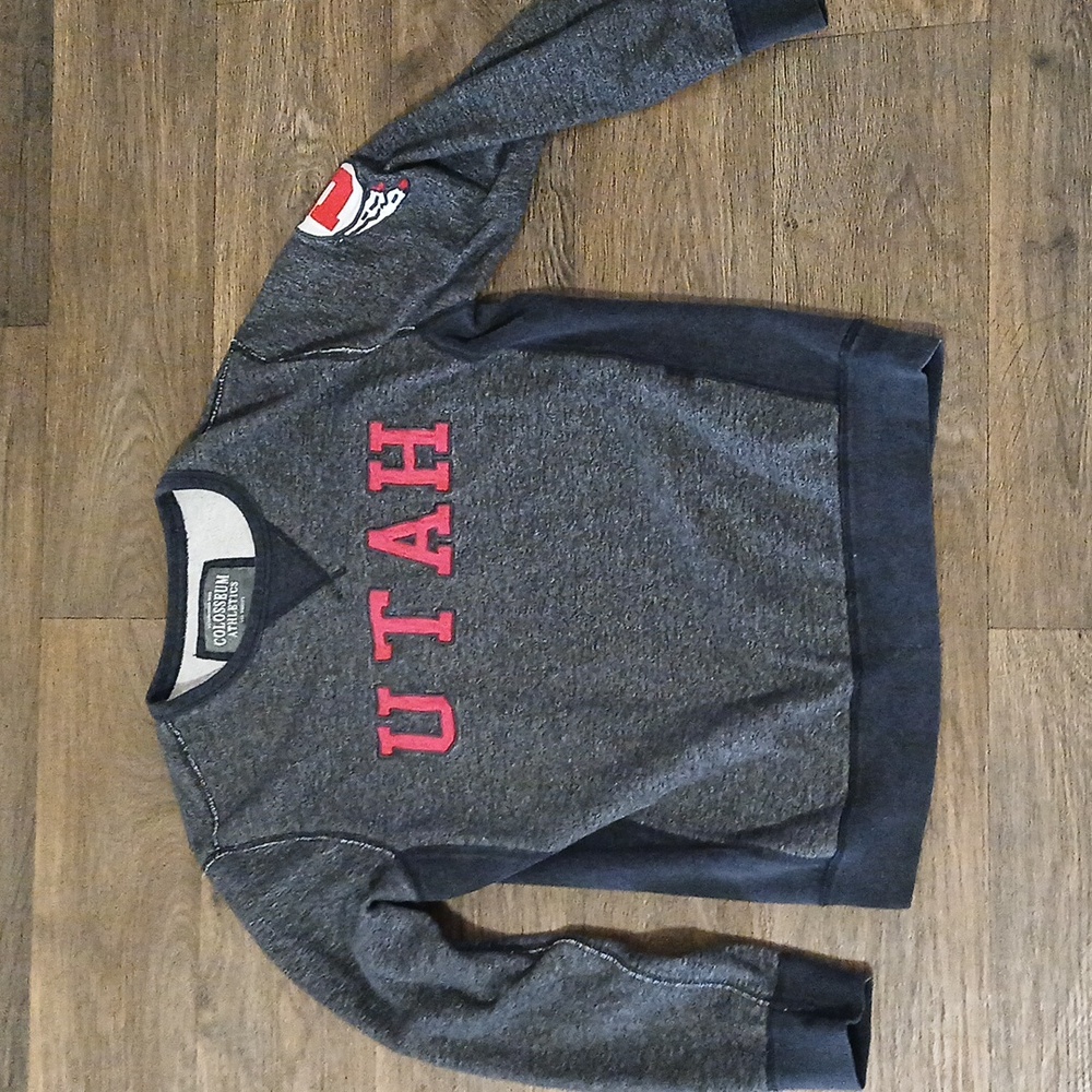 Colosseum Athletics Los Angeles UTAH Gray Sweatshirt.